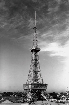 完成直後のテレビ塔（写真提供：名古屋テレビ塔株式会社）